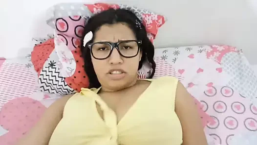 Bu kıllı kedi günlük sikme seviyor