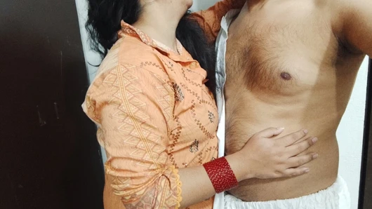 Üvey annemin beni odada görmesine ne oldu bilmiyorum, garip davranmaya başladı - (queenbeautyqb)