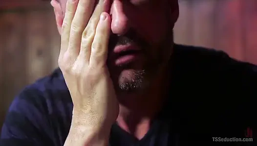 Röntgenci transeksüel sikiş