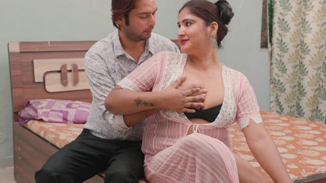 Loan emi ke Badle Bhabhi ji Ne Apne boobs pila diye or Lund ka pani bhi pinliya