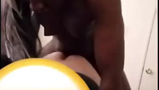 10 inçlik büyük zenci yarağı beni prezervatifsiz sikiyor