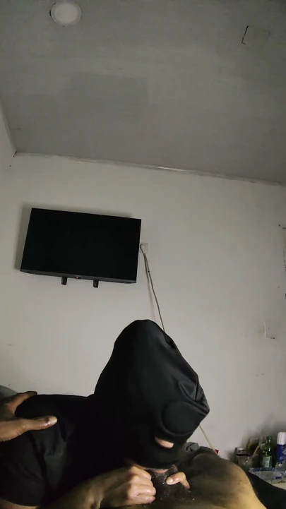 Gırtlağına kadar şampiyon siyah maske 4