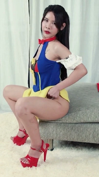 TGIRLS.XXX: GÜZEL IRINE! | Bölüm 1