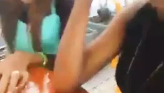 Ondan daha fazlasını isteyen seksi özçekimler