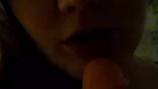 Polonyalı kız yapay penis emmek