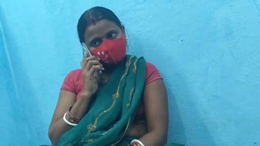 Hintli yerel köy tren yengesi açık havada xxx video, Hintli güzel köylü yenge açık havada seks videosu