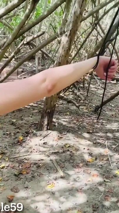 Aldatan evli kadın plajda yabancıyla takılıyor ve sikiliyor, sürtük evli kadın plajda yabancıyla sikişiyor, açık havada seks, | Klip 1
