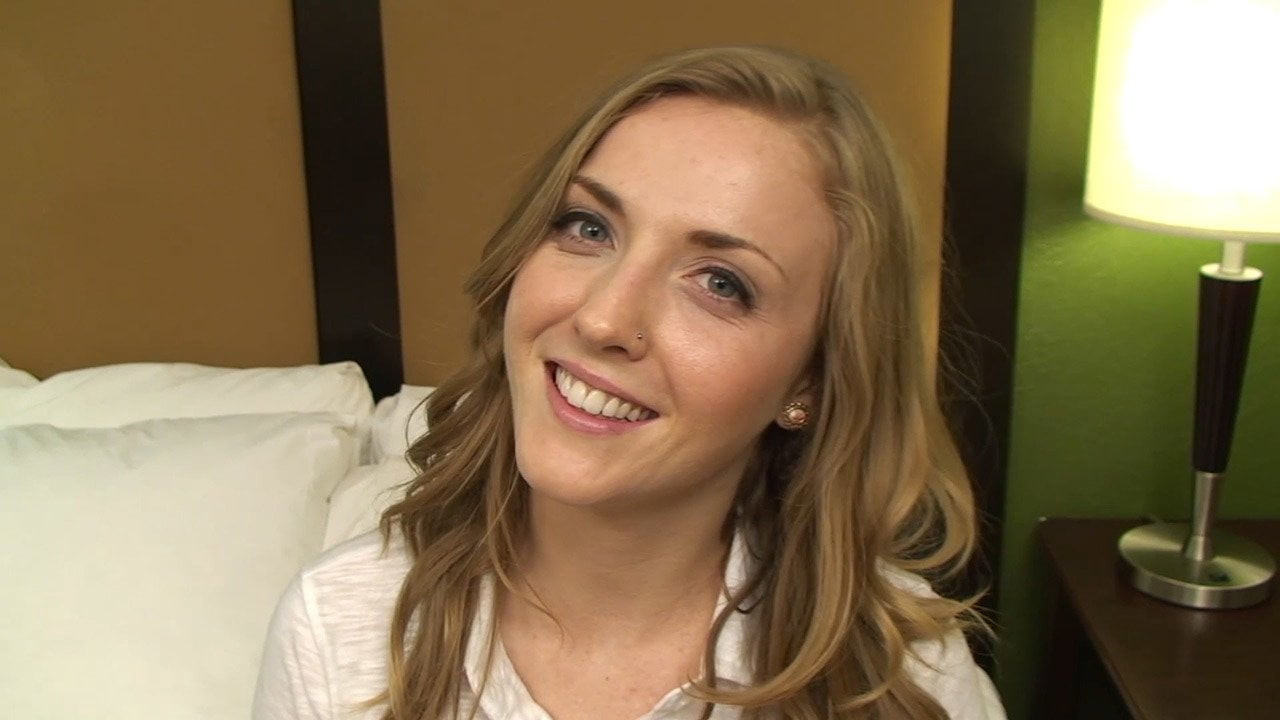 Karla kush alır bir şişman horoz içinde ona ilk yetişkin video