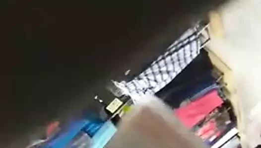 GRABANDO TRASEROS EN TIENDAS