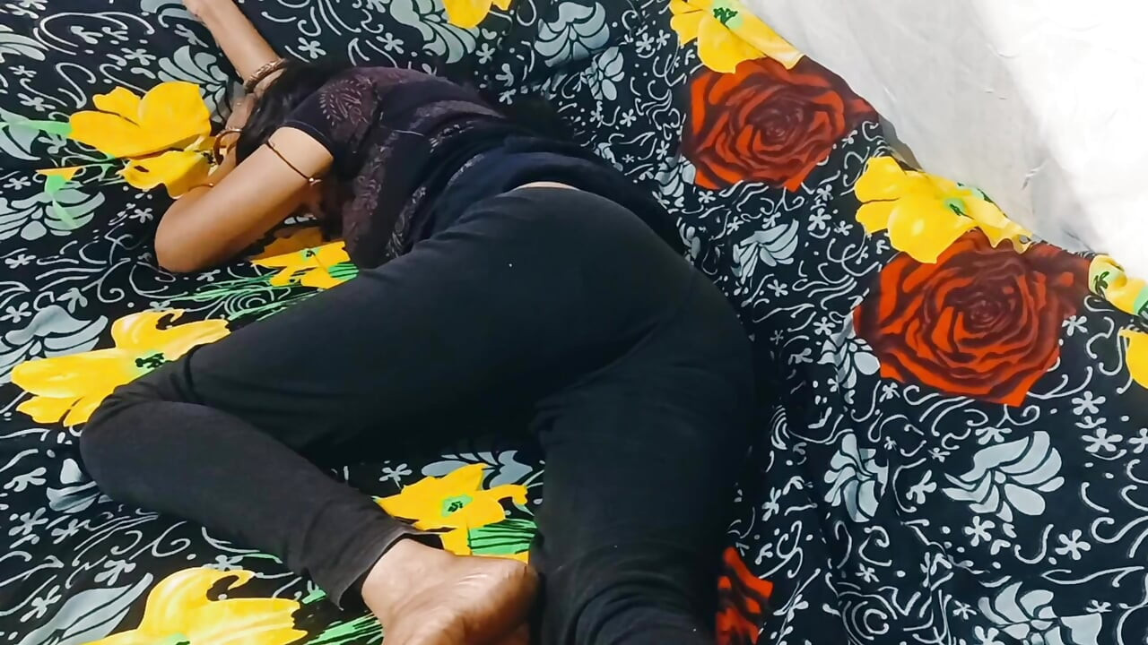 Neden 18 yaşındaki bir kızı siktim? Hintli seks videosu