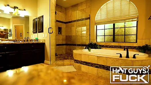 Roman Cain'in yarak oyunu: Molly Mae ile kalın itiş eyleminin bir tadı