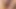 Muhteşem genç bir bayan bacaklarını parçalamadan ve cinsel ilişkiden önce iki büyük penis üzerinde oral seks yapıyor ve