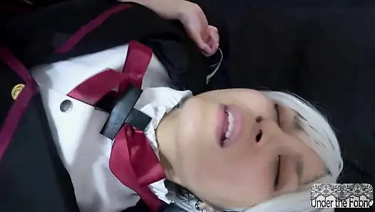 İlk çekim kaosu, utangaç bir cosplayer ezici bir çok partner deneyimine adım atıyor