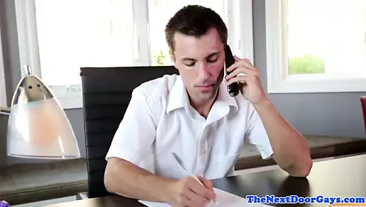 Yakışıklı masör yakışıklı adam tarafından sikiliyor