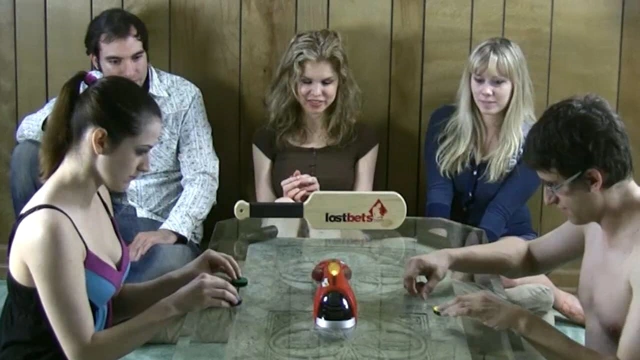 Addie ve Simon yoğun bir Striptiz Noname oyunu için geri döndü