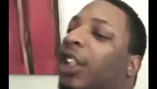 Pimpin p getto kedi satmaya geri döndü