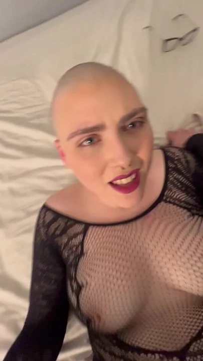 Rebecca Curves трахнули и использовали