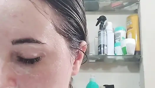 Cilt bakımımı yapıyorum