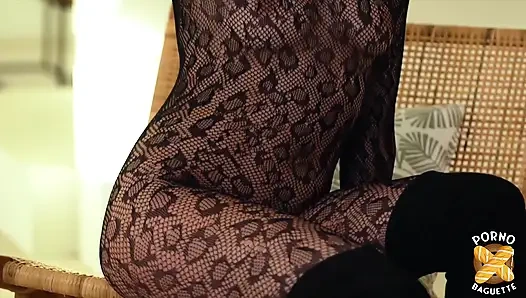 Seksi esmer Claudia çok sert sikiliyor