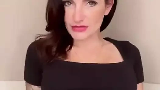 Yaratıcı ve kraliçenizin memnun edici yorumlarını görmek için sabırsızlanıyorum!