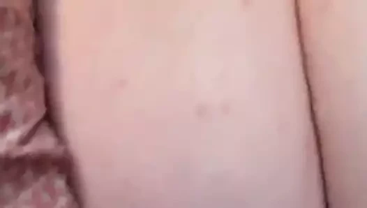 Koca götlü beyaz kız yine etiketlenmiş bir şekilde tanıştım