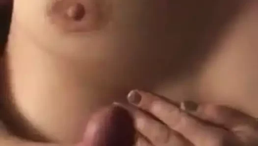 Cum üzerinde milf memeler