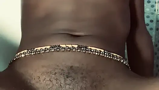 Ateşli zenci hatun browngurl234 banyoda tek başına anın tadını çıkarıyor