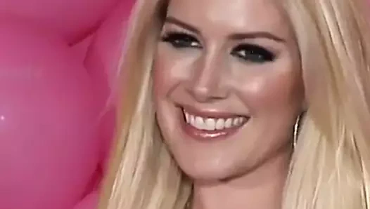 Saten bluz büyük memeli sürtük