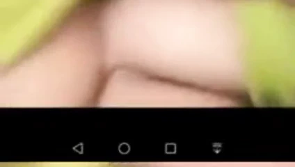 Kız arkadaşım büyük kavun gösteriyor