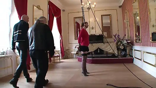 Alman bdsm -köle olarak orta yaşlı seksi kadın