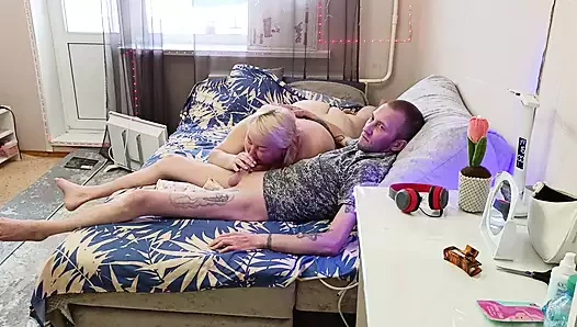 Elle muamelem komşumdan boşalmaya saksoyla devam etti