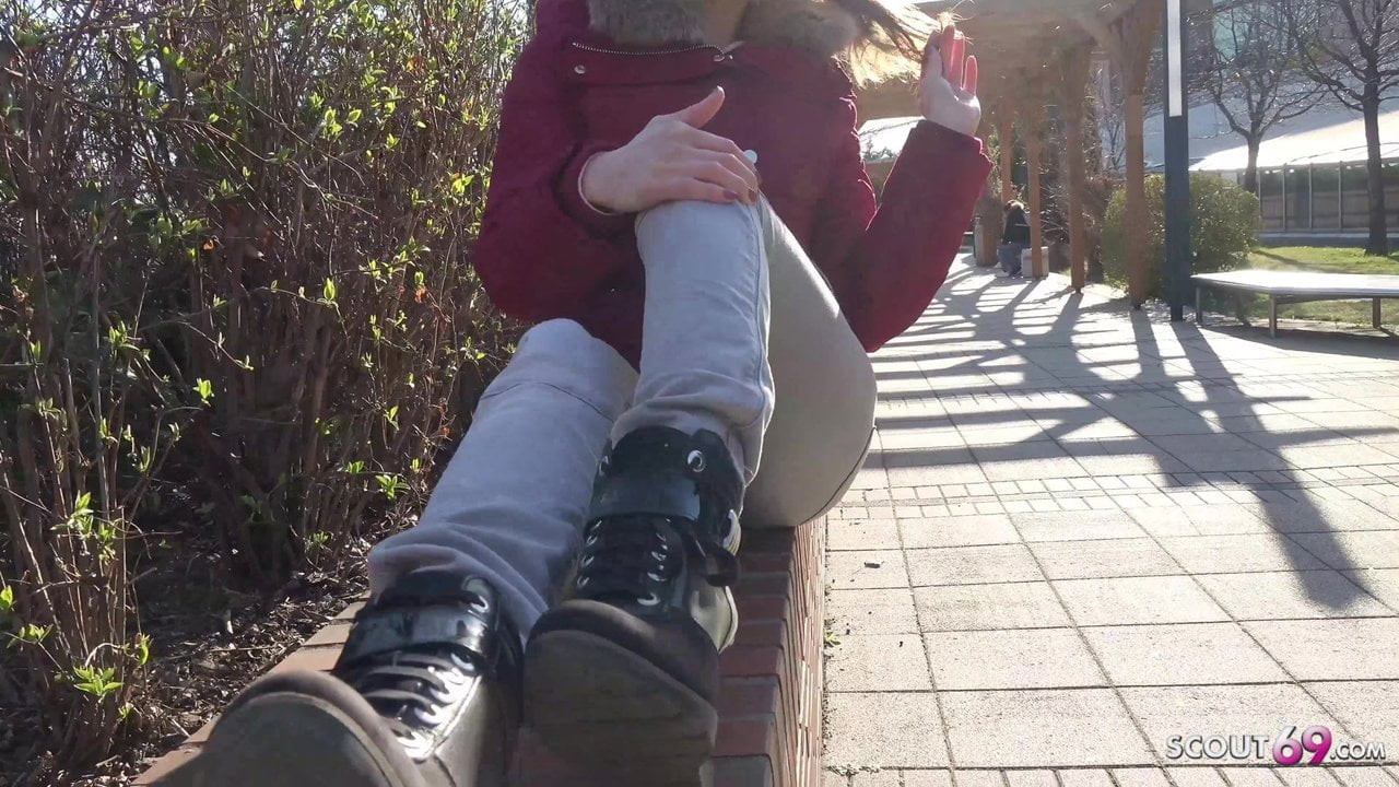 Alman izci - aşırı sıska genç gina dökümde sikmek için konuşmak