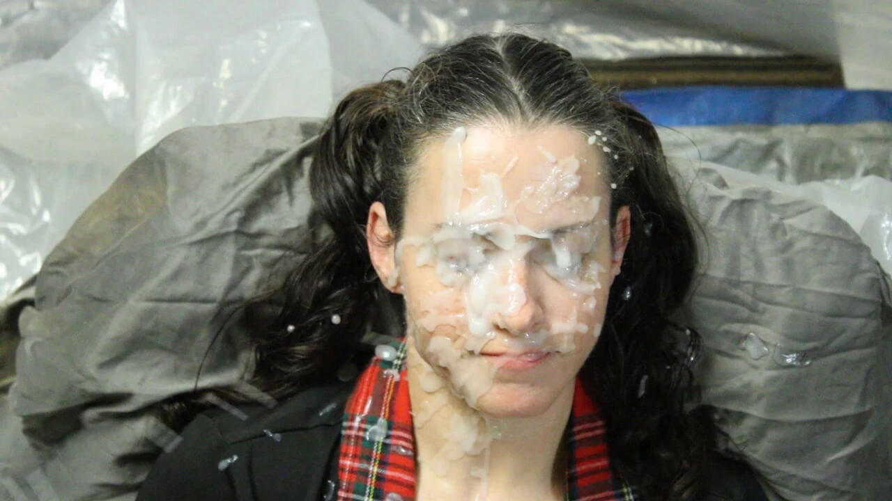 Mais bukkake caseiro e destruição facial