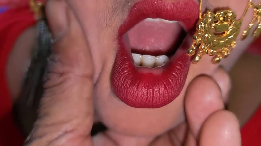 Güzel yeni evli evli kadın sari romantizmi ve sikişiyor net Hintçe ses