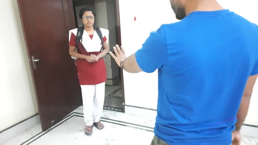 Masum kız öğrenci üvey kardeşi tarafından becerdin - Hint Hintçe seks hikayesi