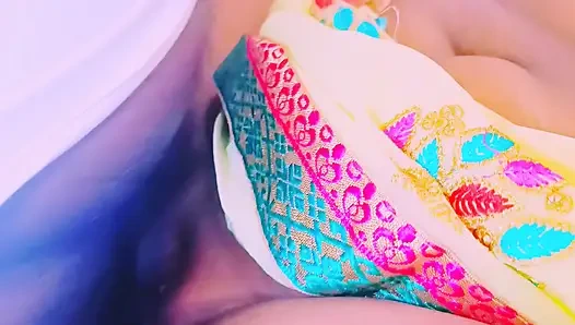 Полное видео. Деревенская дези жена неверная, муж трахает отца мужа. Телугу грязные разговоры.