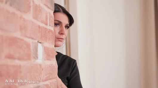 Momxxx ateşli orta yaşlı seksi lezbiyenler lena love ve lola deluca iç çamaşırlı romantik amcık yalıyor