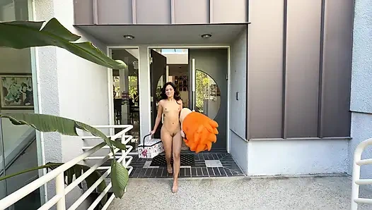 My Sexy Seamstress Luxe LA Fox Gave Me Footjob Doggystyle and a Big Cumshot on PornDudeCasting