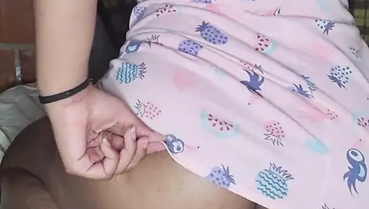 Güzel büyük göt esmer külot içinde twerk seviyor