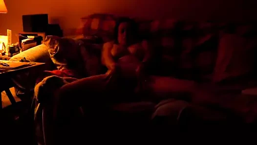 Evli kadın sevgililer günü için yayılıyor