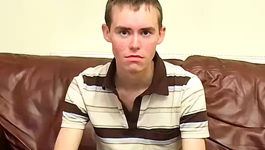 Sıska İngiliz twink cums sonra Mastürbasyon onun şişman çük