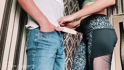 Tatlım yarak emiyor, tatlı ağzına boşalıyor