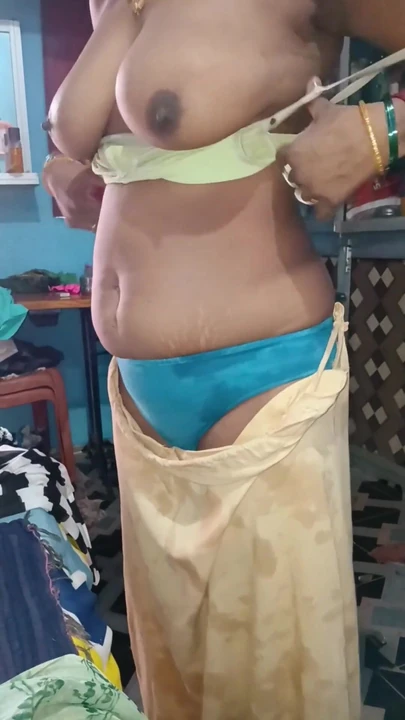 Волнующий момент из "Видео Han Hunt MMS, принимающей ванну, становится вирусным"