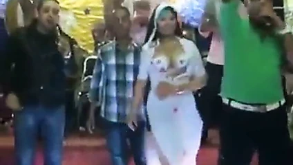 Yol kenarında göbek