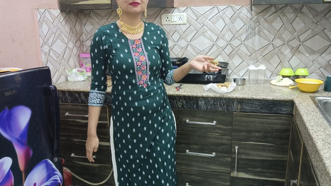 Hintli pencaplı ma yeni desi chudai tam galiyan punjabi full hd desi sardarni üvey anne yarası mutfakta