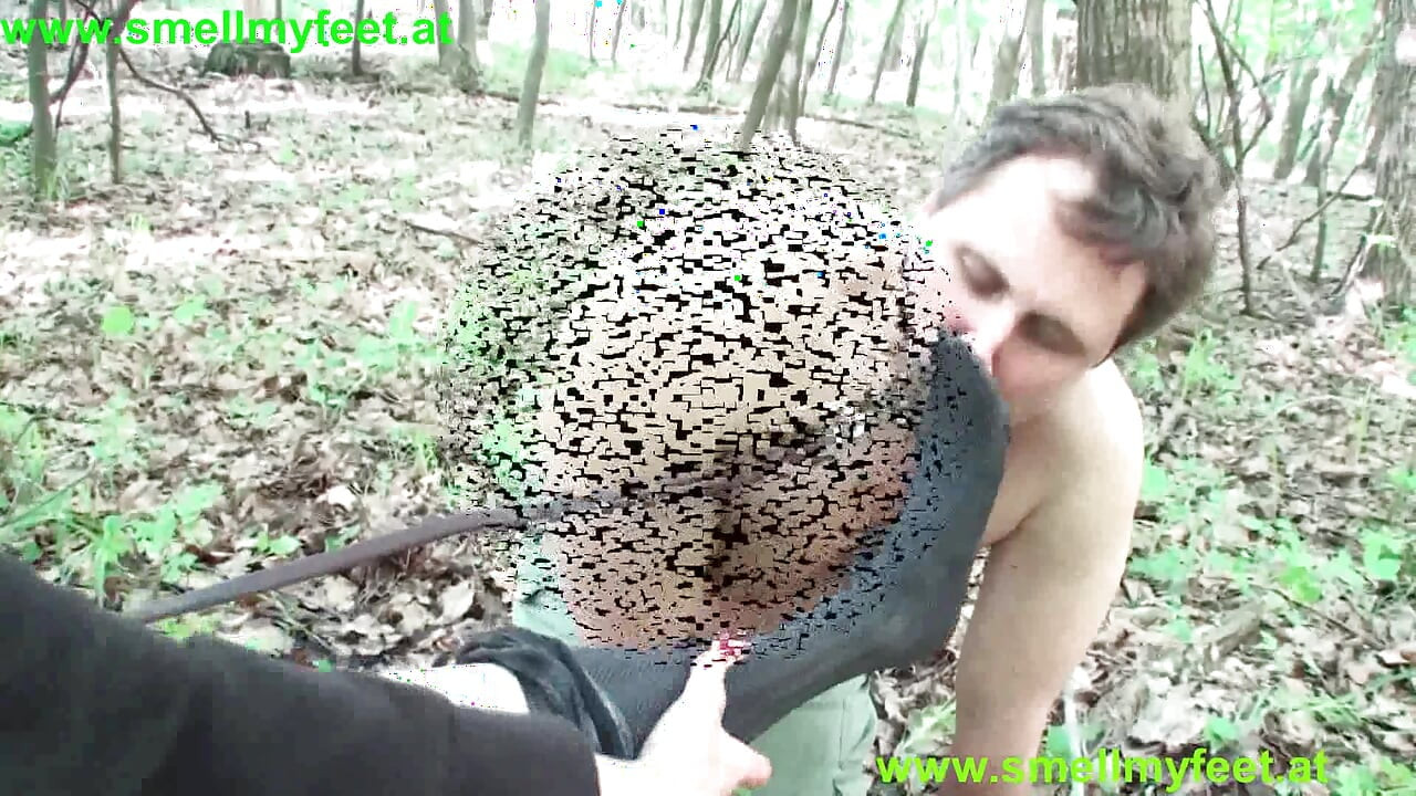 Ayak kokulu kızlar