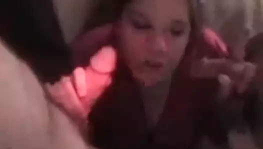 Kocasını aldatan orta yaşlı seksi kadın 2 büyük zenci yarağı ile ev yapımı üçlü grup seks videosu