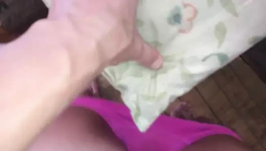 Dikey ıslak külot ve kedi çabalayan 1