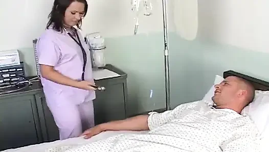 Katja Kassin doktorun ofisinde dövmeleriyle sikişiyor