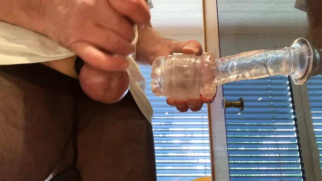 Игрушка и дилдо